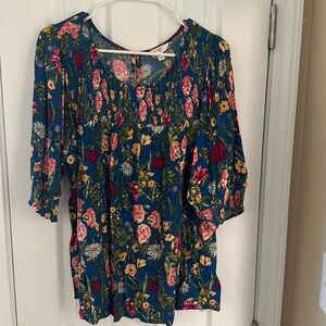 Terra and sky 1X women’s floral blouse.